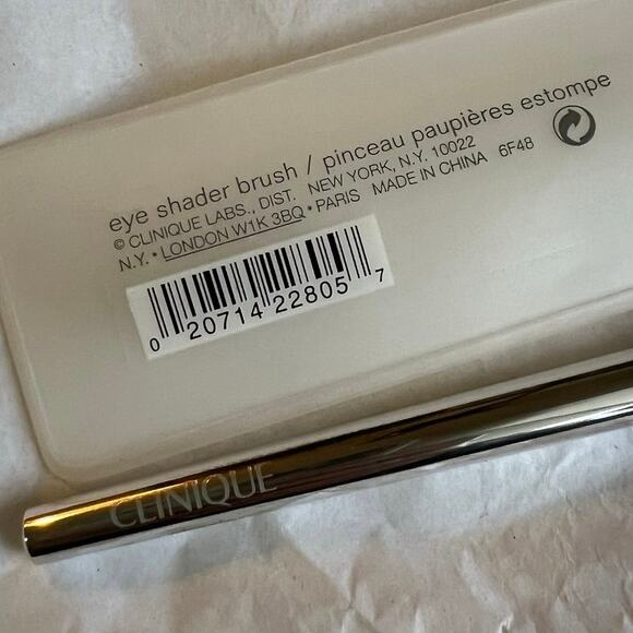 New Clinique Eye Shader Brush - Picture 3 of 5